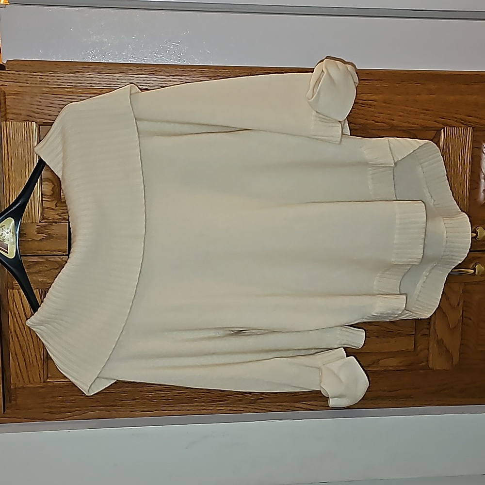 100% Cashmere sweater